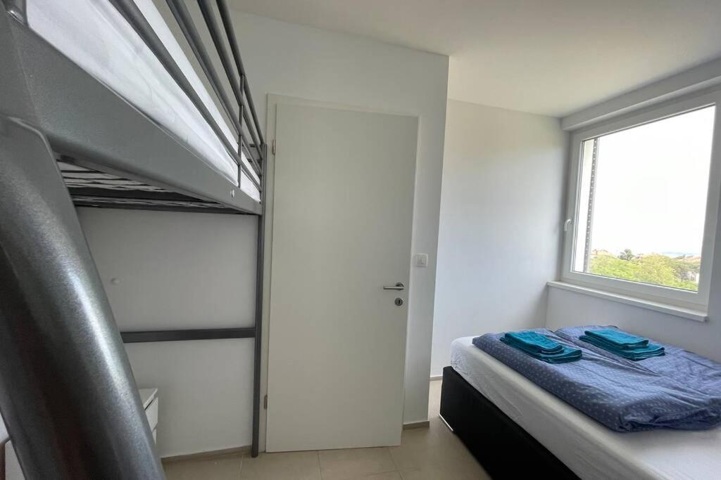 Apartment Gema - One Bedroom Apartment Izola Eksteriør billede